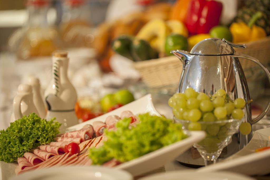 Hotel Schugt Brauweiler Екстериор снимка