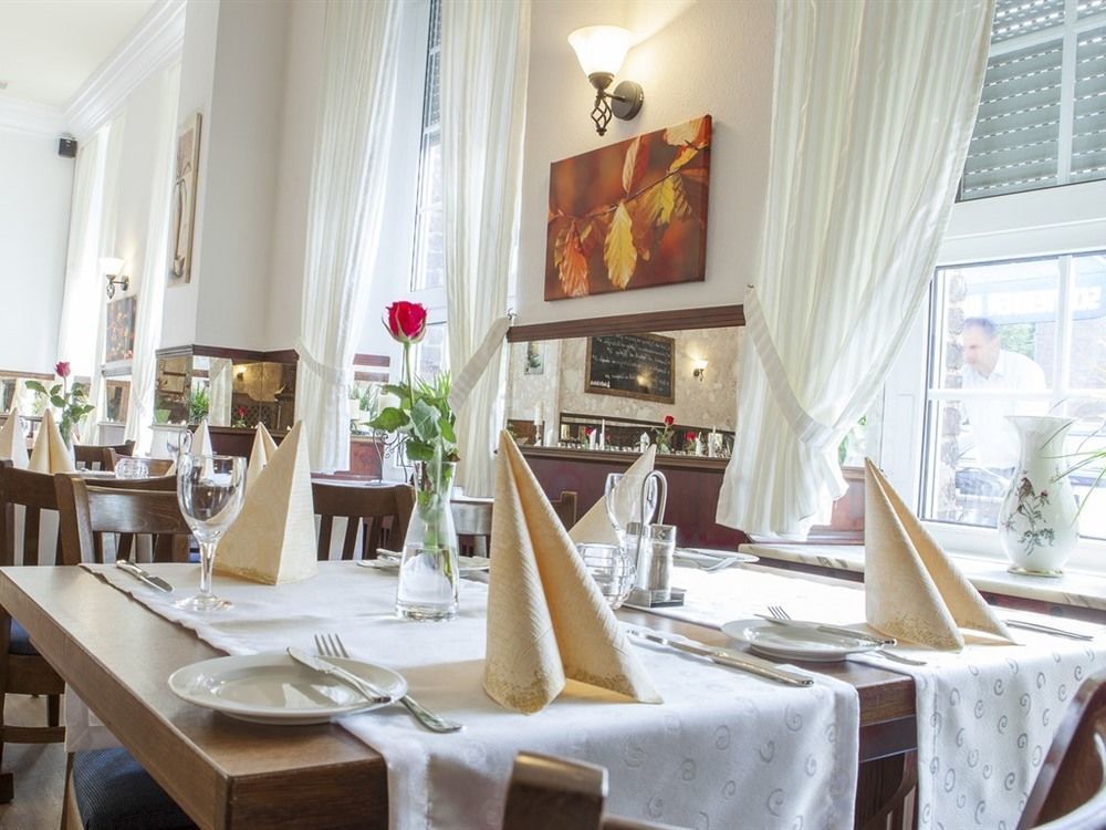 Hotel Schugt Brauweiler Екстериор снимка