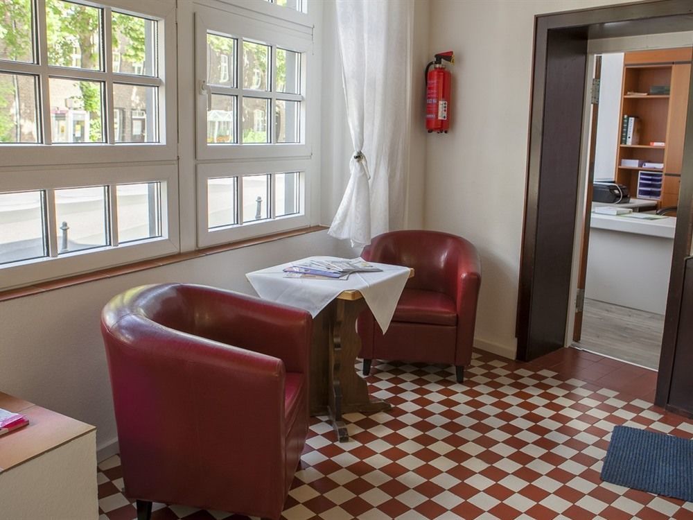 Hotel Schugt Brauweiler Екстериор снимка