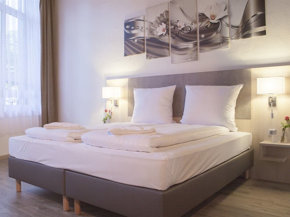 Hotel Schugt Brauweiler Екстериор снимка