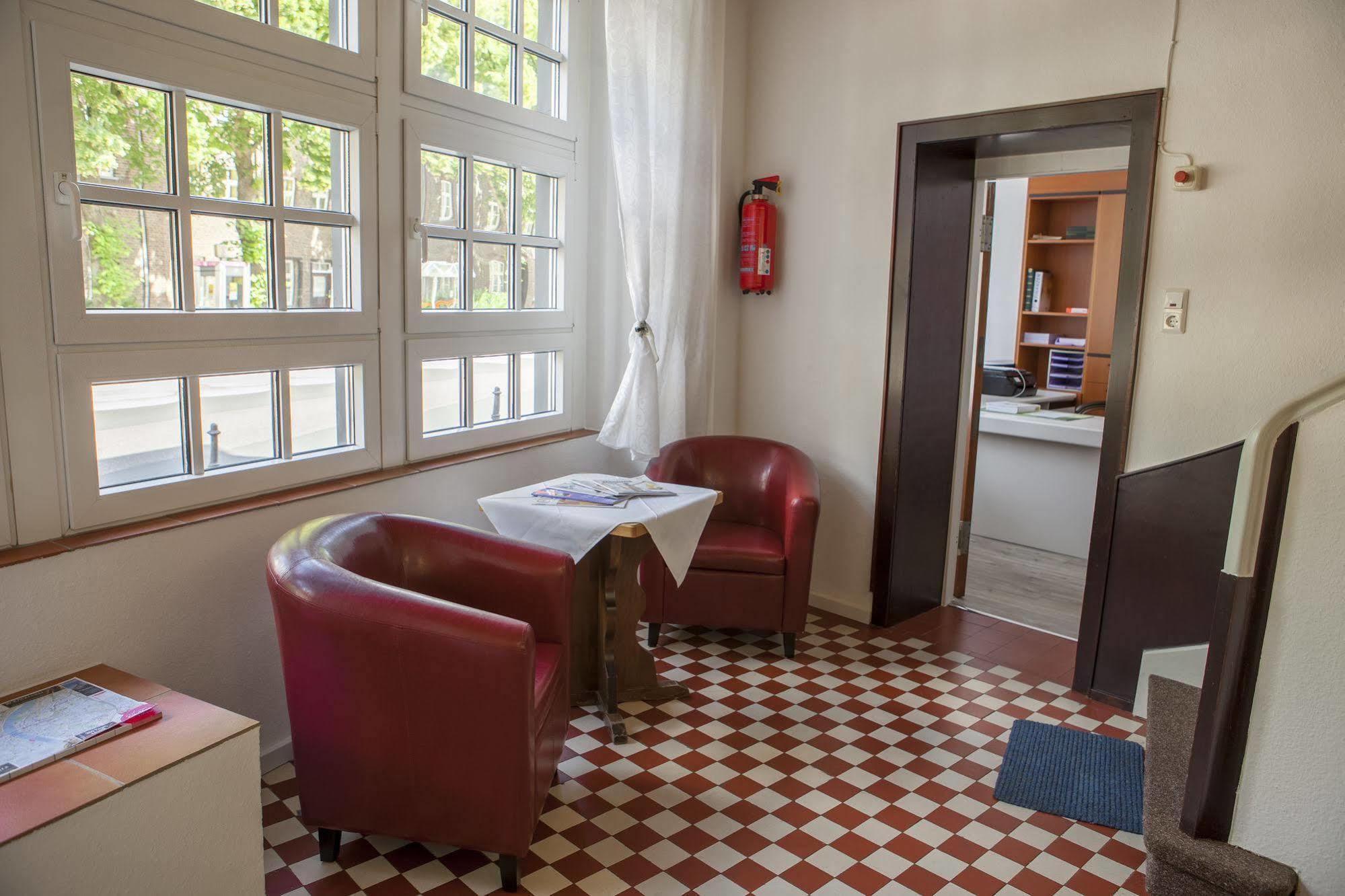 Hotel Schugt Brauweiler Екстериор снимка